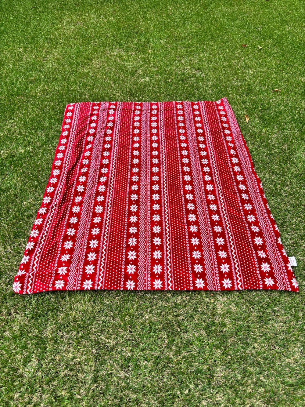Storehouse Red/White Snowflake Blanket